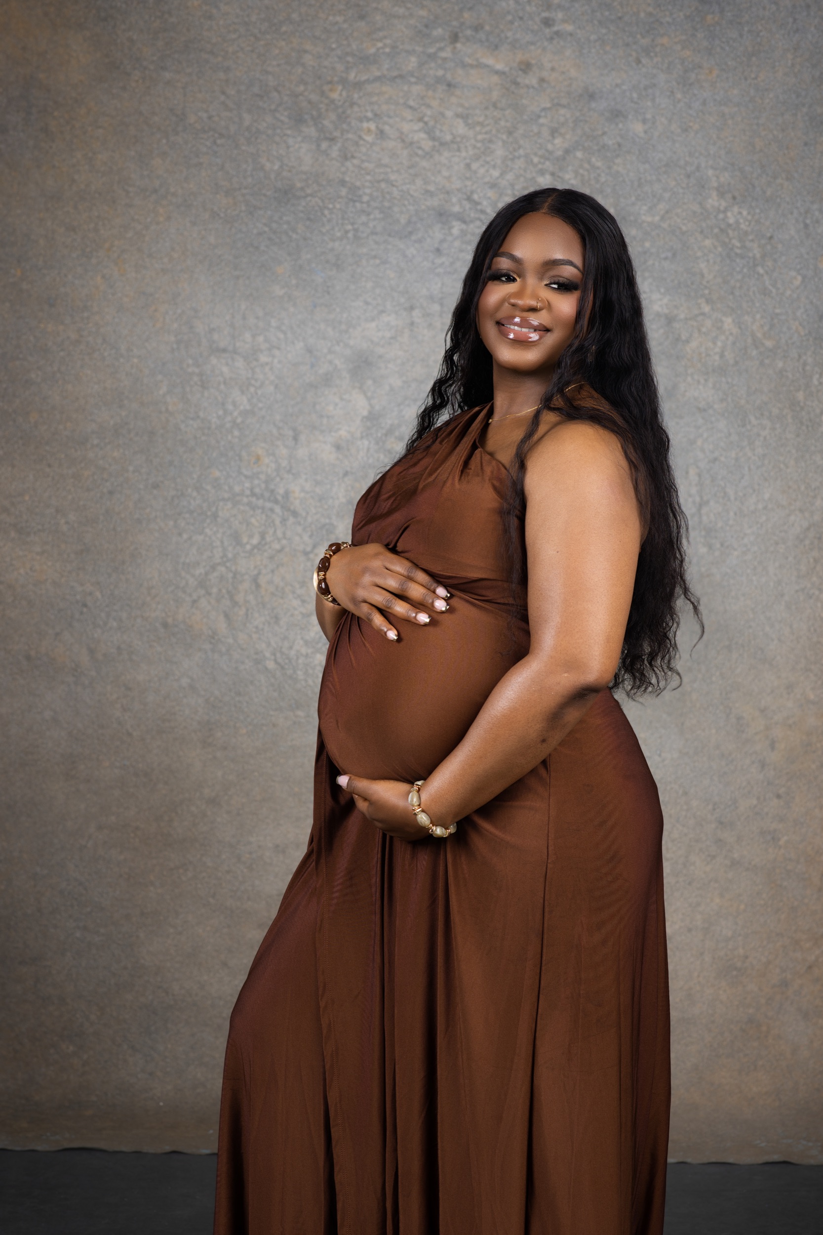Maternity photography by Pluck Photography Studios