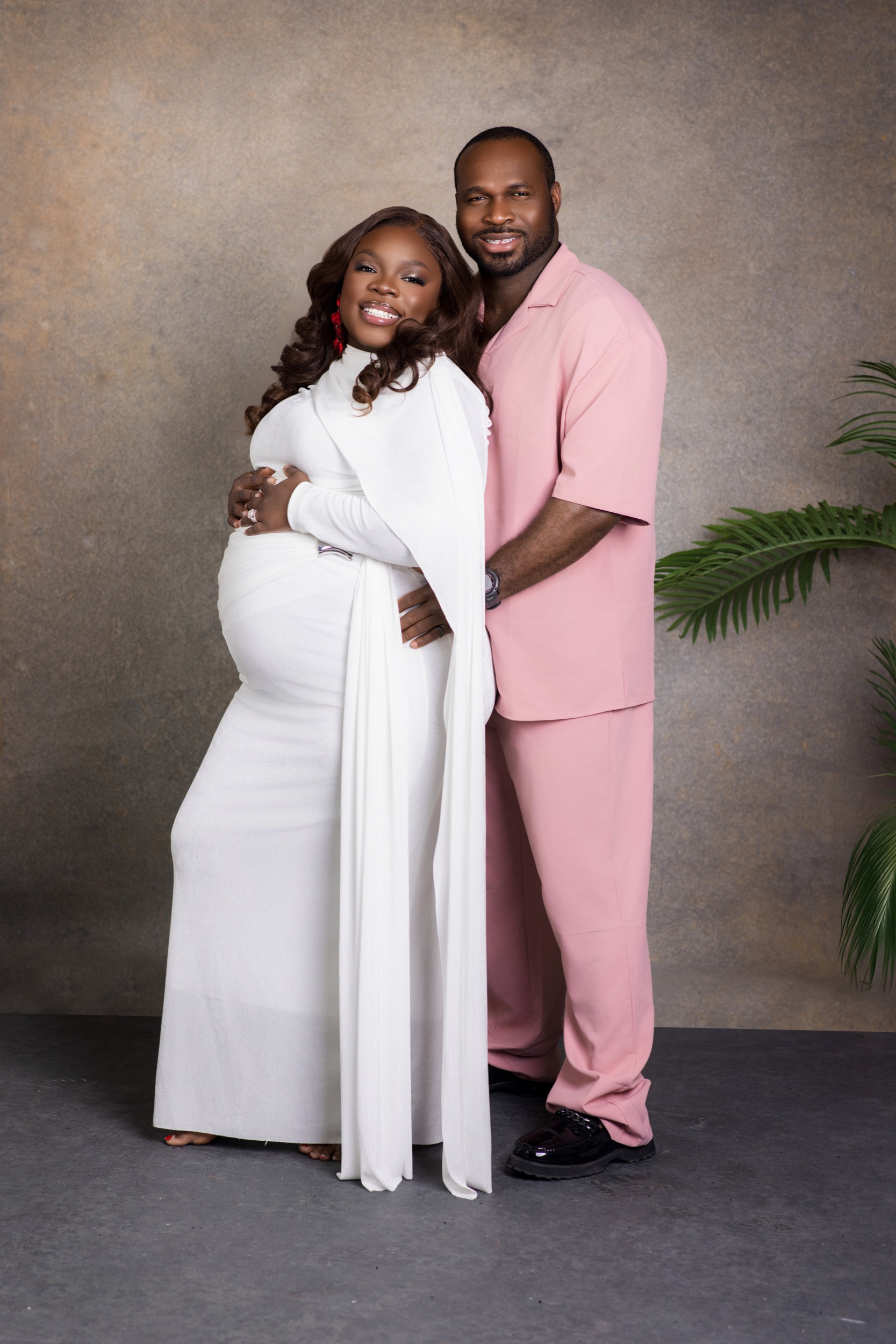 Maternity photography frame 3