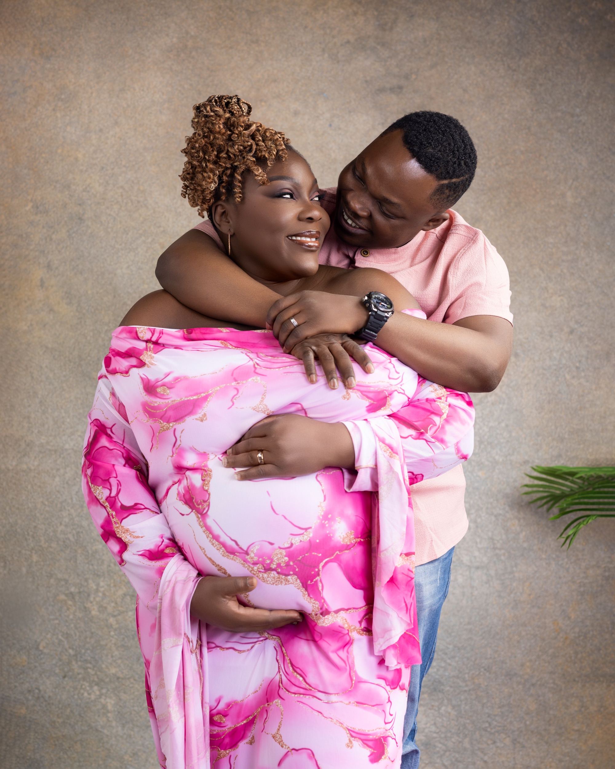 Maternity photography frame 8